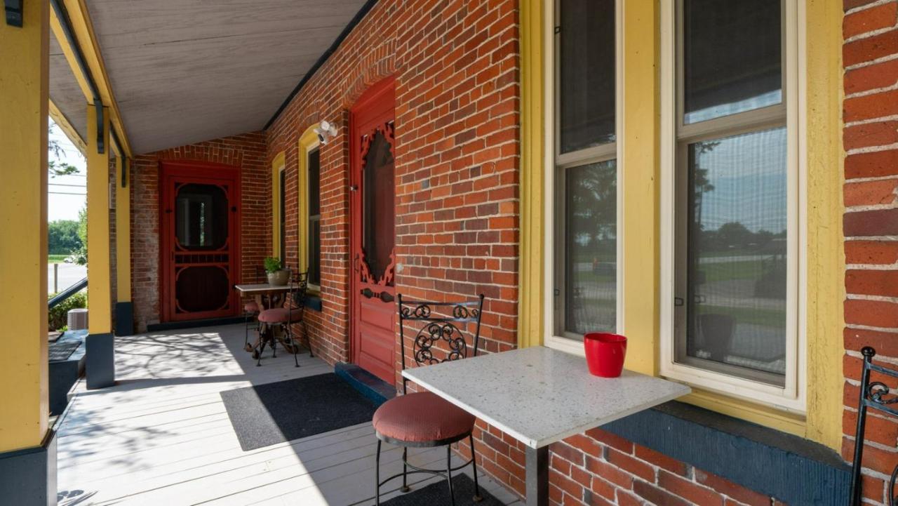 Hotel The Woodbridge House à Kingsville Extérieur photo
